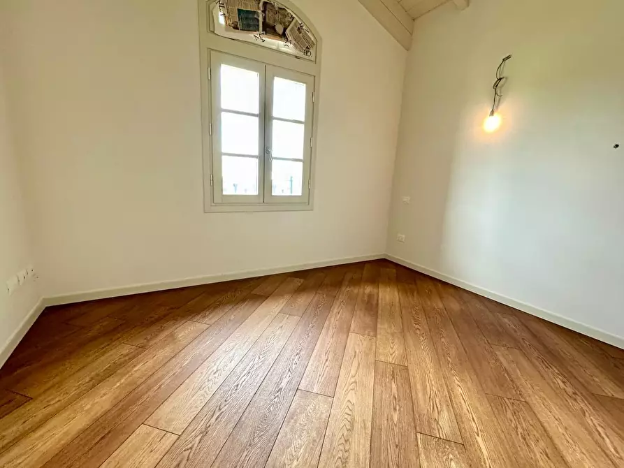 Immagine 10 di Casa indipendente in vendita  a Empoli