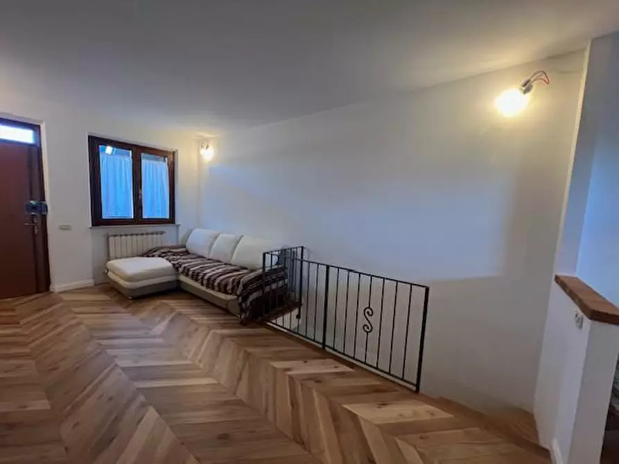 Immagine 5 di Appartamento in vendita  a Siena