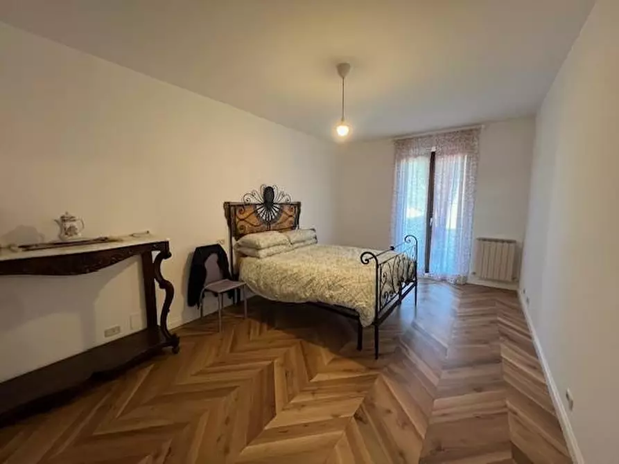 Immagine 7 di Appartamento in vendita  a Siena