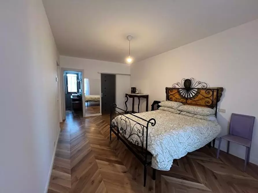 Immagine 8 di Appartamento in vendita  a Siena