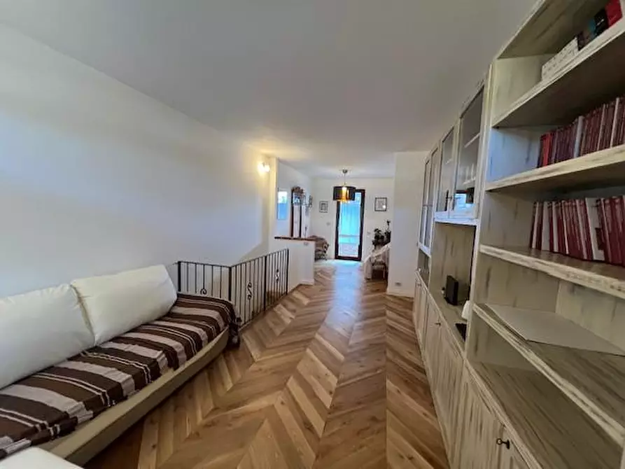 Immagine 1 di Appartamento in vendita  a Siena