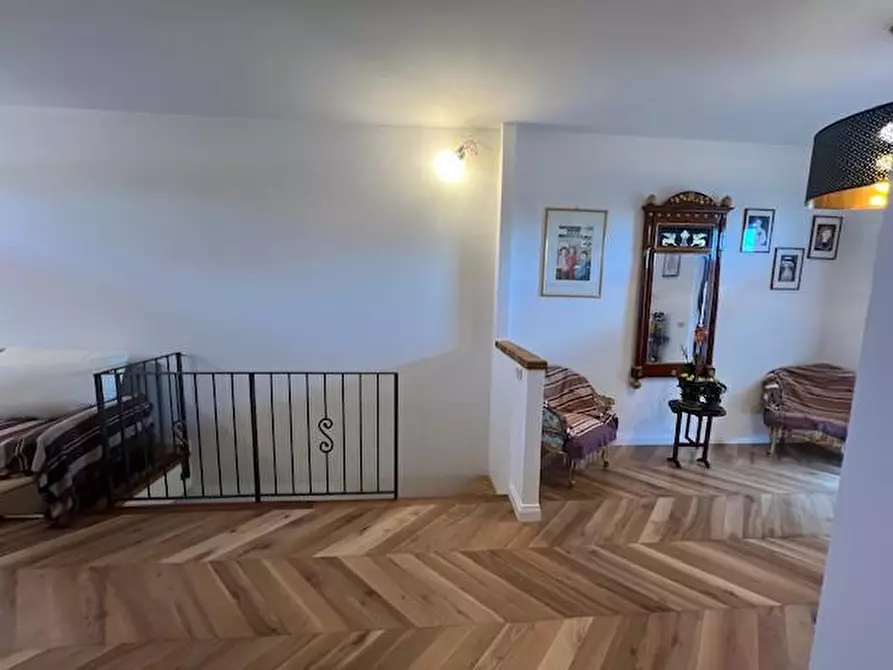 Immagine 12 di Appartamento in vendita  a Siena