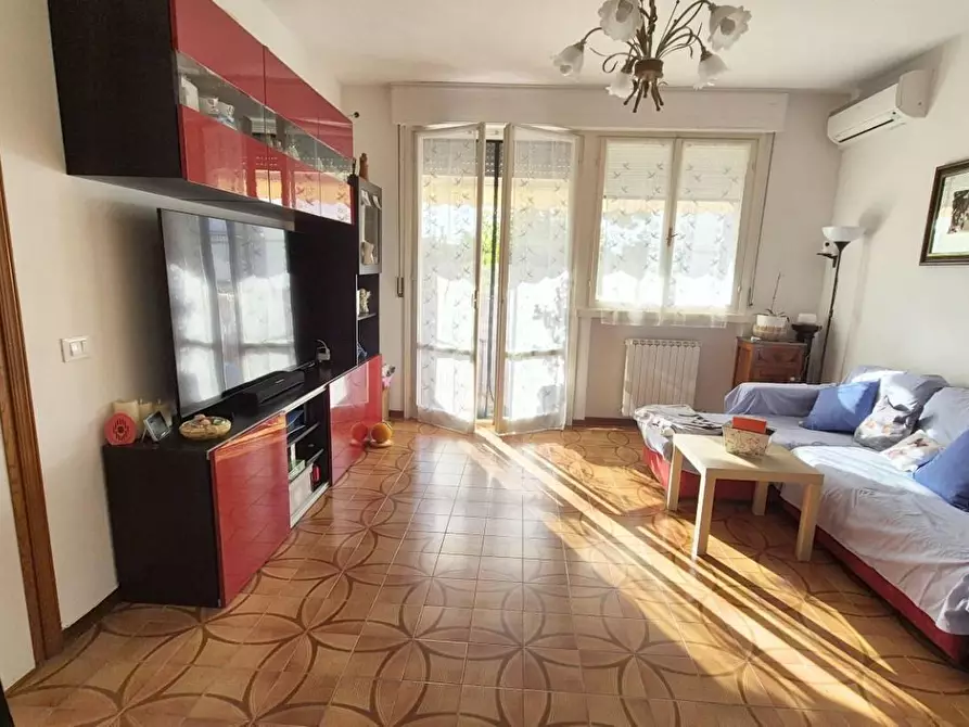 Immagine 9 di Appartamento in vendita  a Viareggio