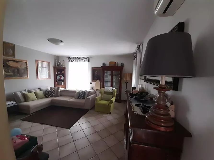 Immagine 3 di Casa bifamiliare in vendita  a Carrara
