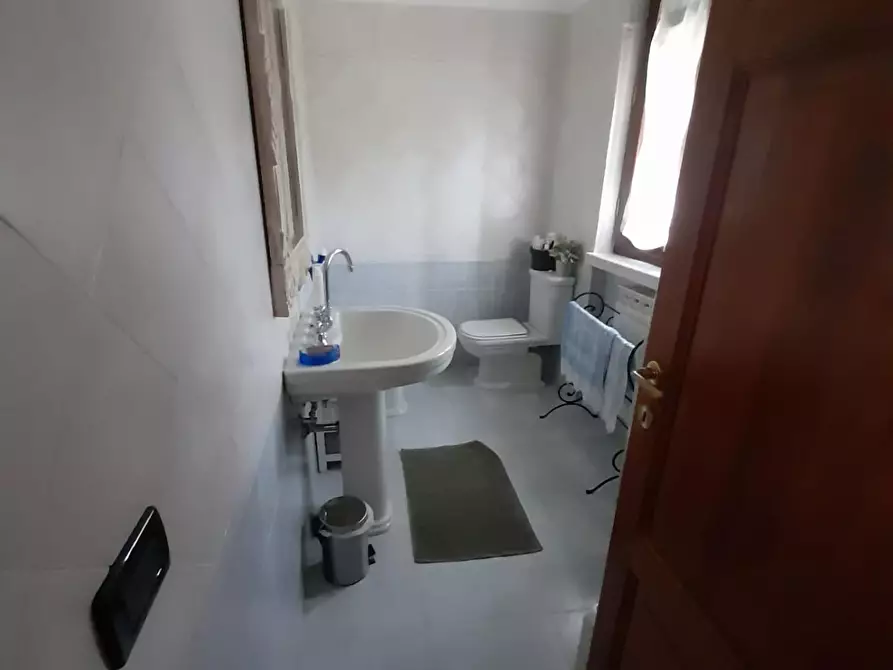 Immagine 4 di Casa bifamiliare in vendita  a Carrara