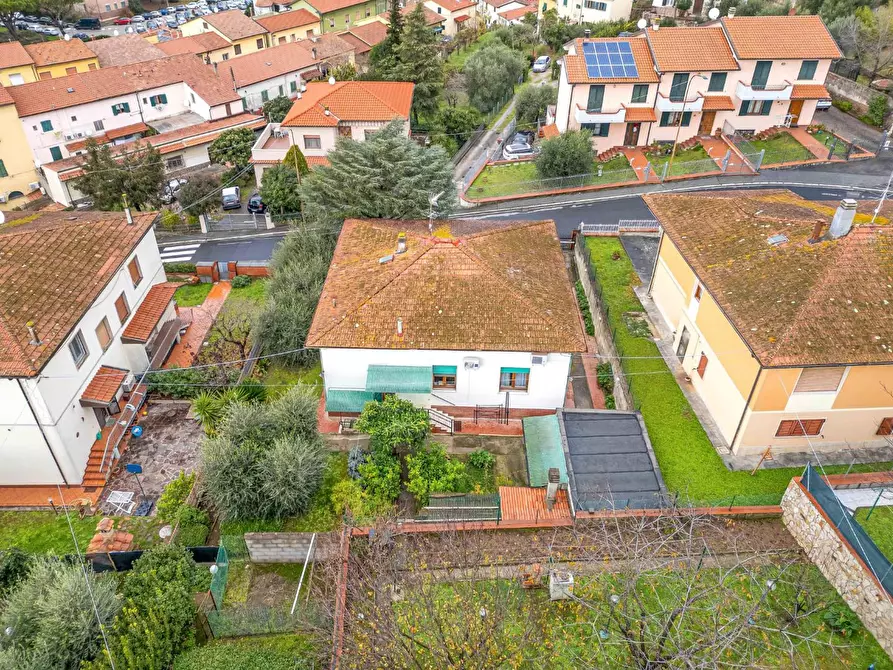 Immagine 42 di Villa in vendita  a Collesalvetti