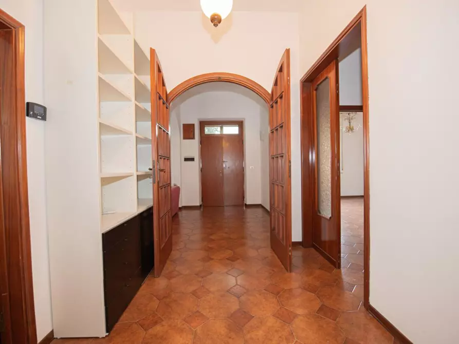 Immagine 12 di Villa in vendita  a Collesalvetti