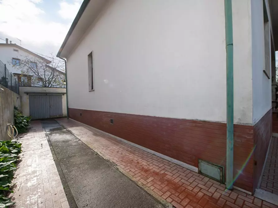 Immagine 29 di Villa in vendita  a Collesalvetti