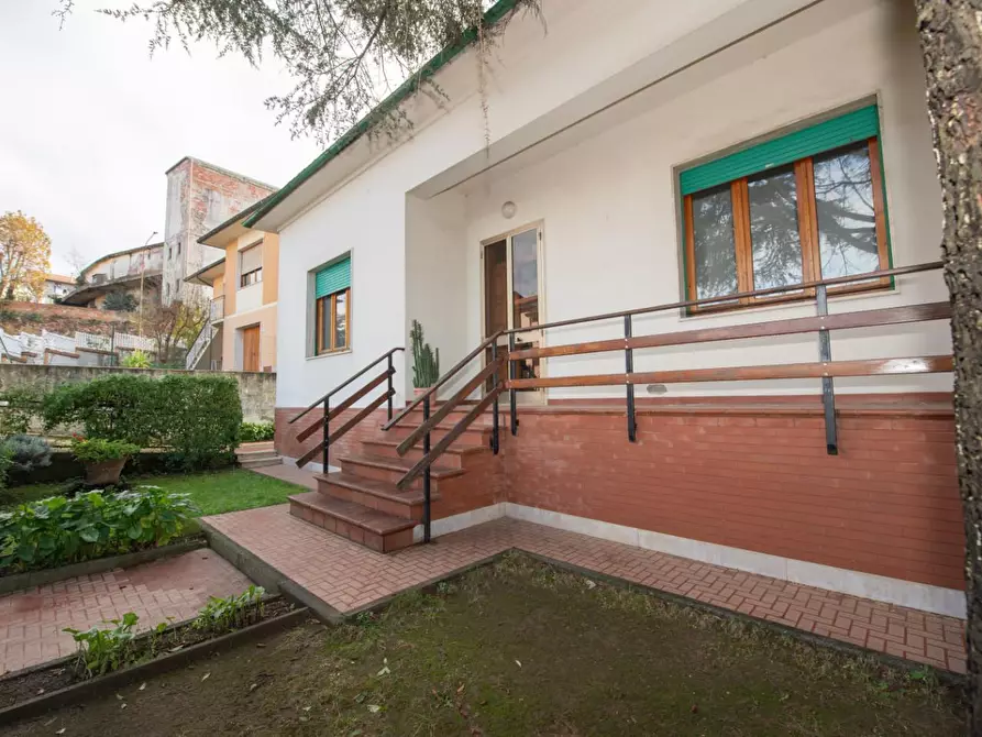 Immagine 9 di Villa in vendita  a Collesalvetti