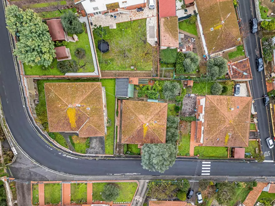 Immagine 43 di Villa in vendita  a Collesalvetti