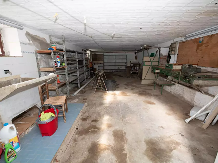 Immagine 36 di Villa in vendita  a Collesalvetti