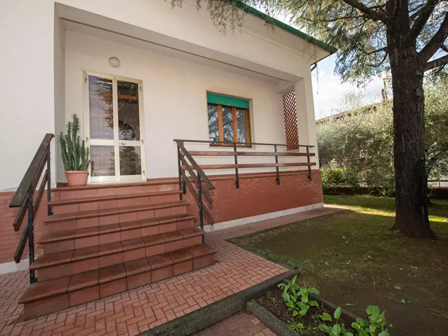 Immagine 7 di Villa in vendita  a Collesalvetti