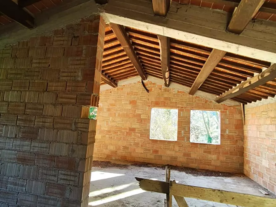 Immagine 37 di Rustico / casale in vendita  a Capannori