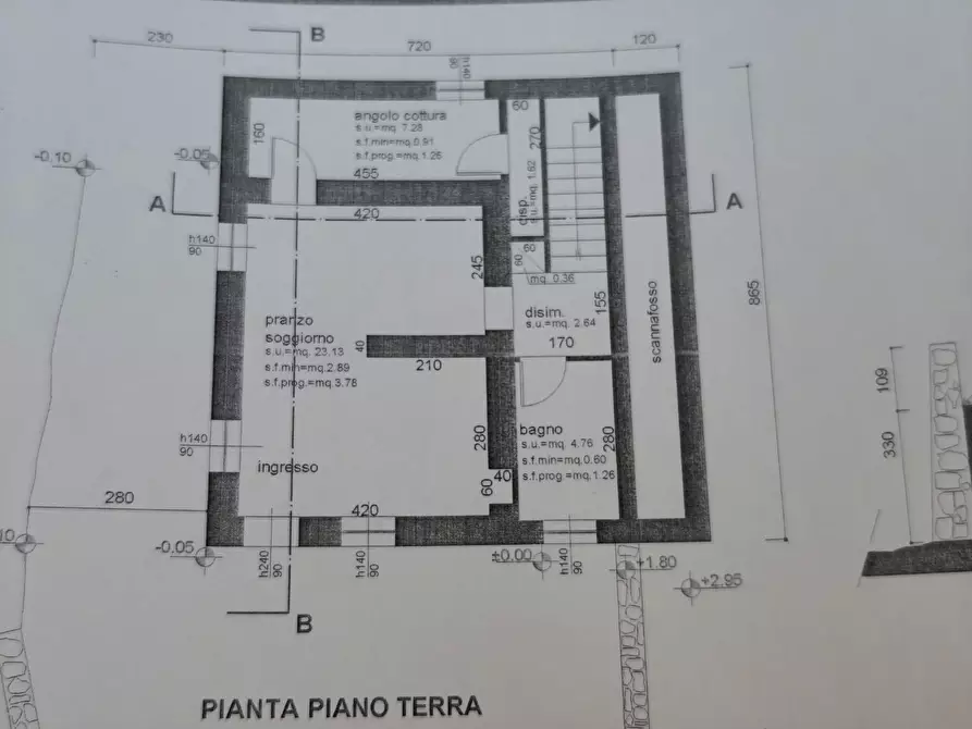 Immagine 41 di Rustico / casale in vendita  a Capannori