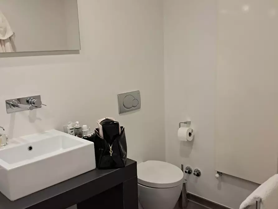 Immagine 30 di Appartamento in vendita  a Pontedera