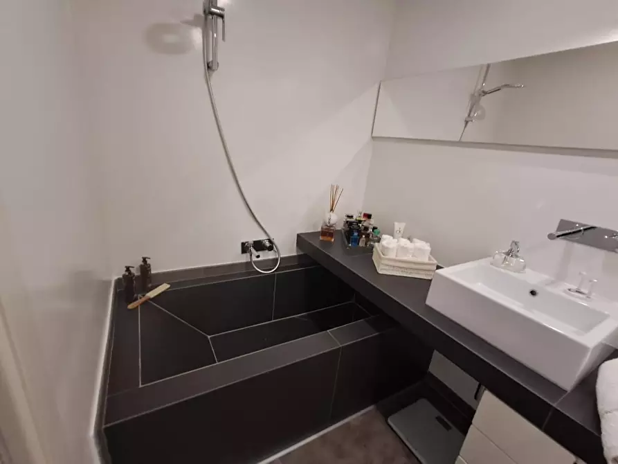 Immagine 34 di Appartamento in vendita  a Pontedera