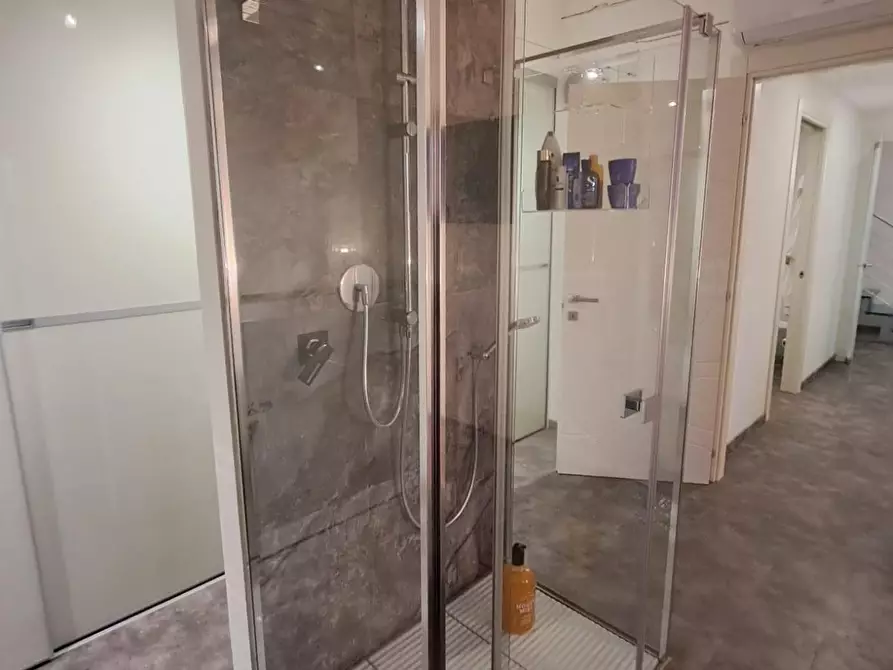 Immagine 10 di Appartamento in vendita  a Pontedera