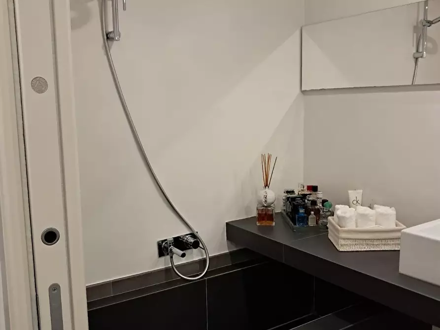 Immagine 13 di Appartamento in vendita  a Pontedera