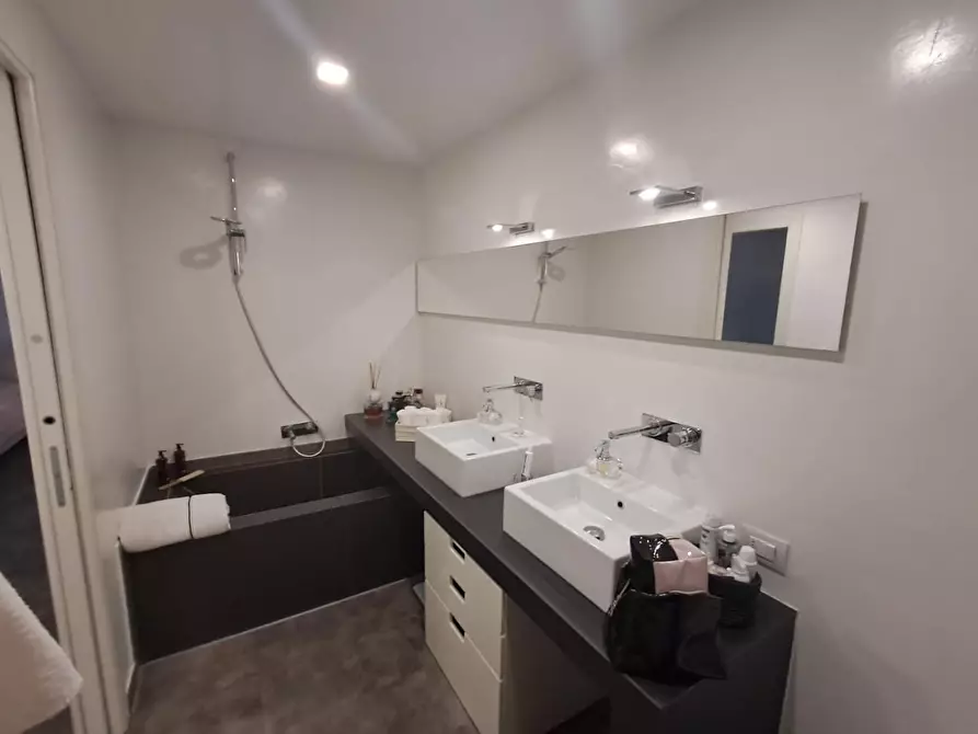 Immagine 31 di Appartamento in vendita  a Pontedera