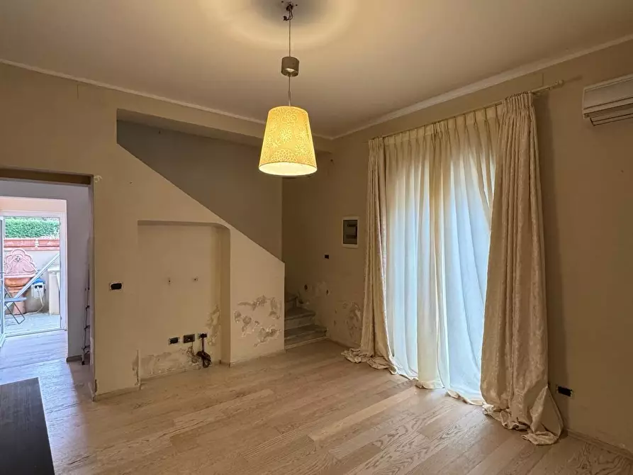 Immagine 1 di Terratetto in vendita  a Lucca