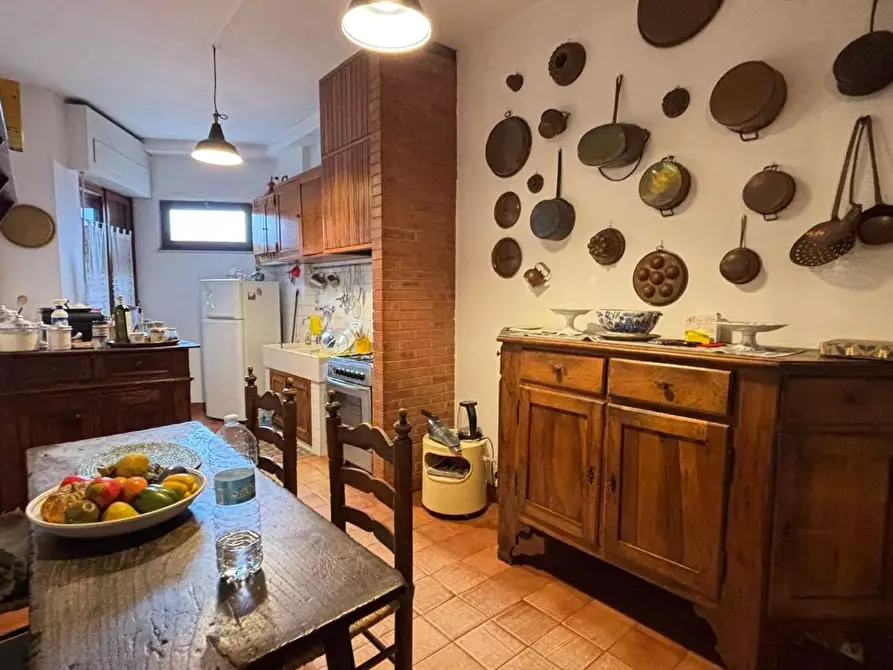 Immagine 6 di Appartamento in vendita  a Carrara