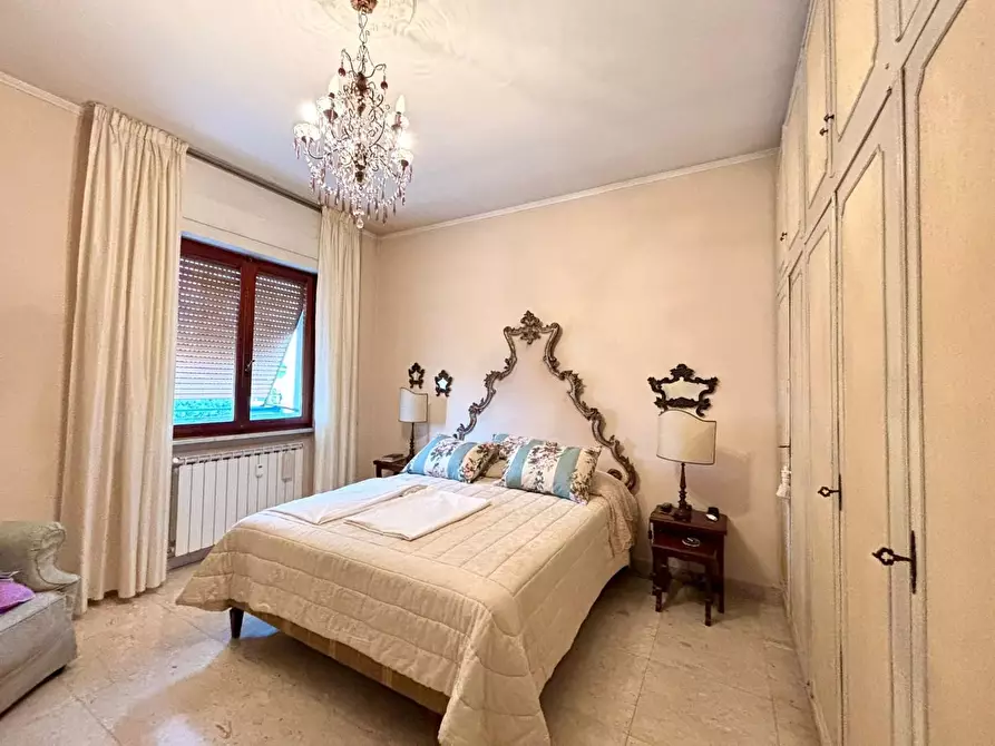 Immagine 11 di Appartamento in vendita  a Carrara