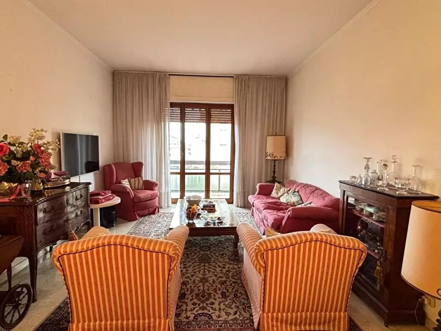 Immagine 1 di Appartamento in vendita  a Carrara