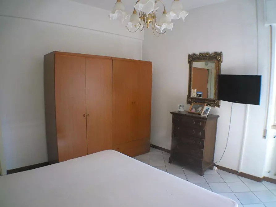 Immagine 12 di Appartamento in vendita  a Carrara