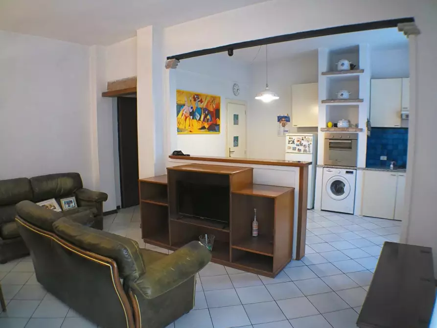 Immagine 5 di Appartamento in vendita  a Carrara