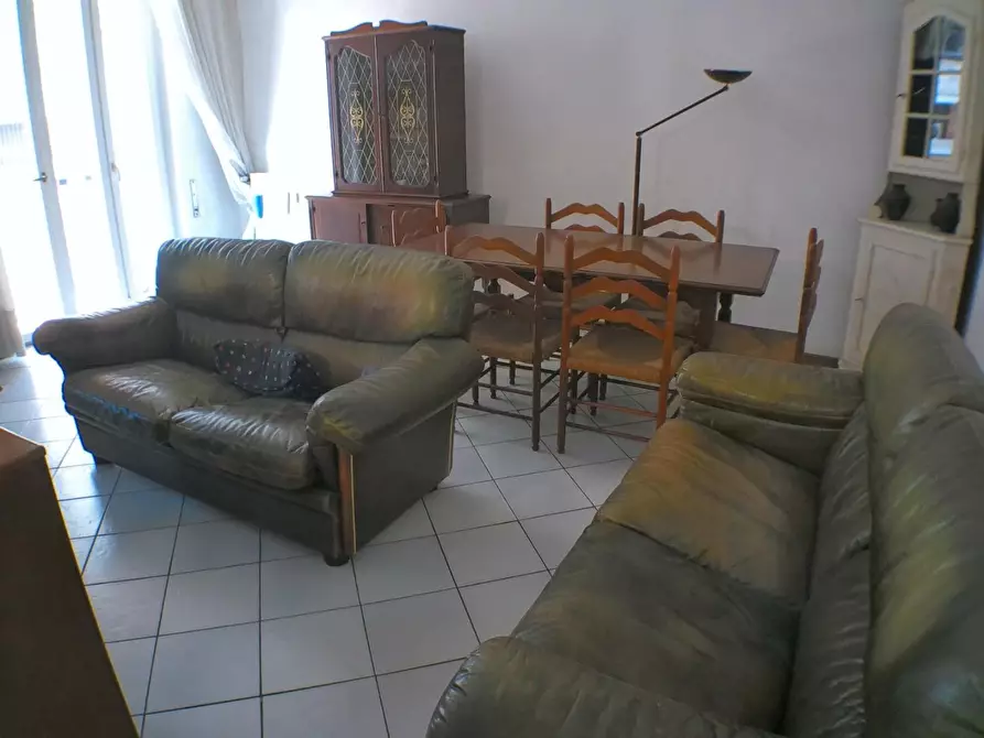 Immagine 7 di Appartamento in vendita  a Carrara