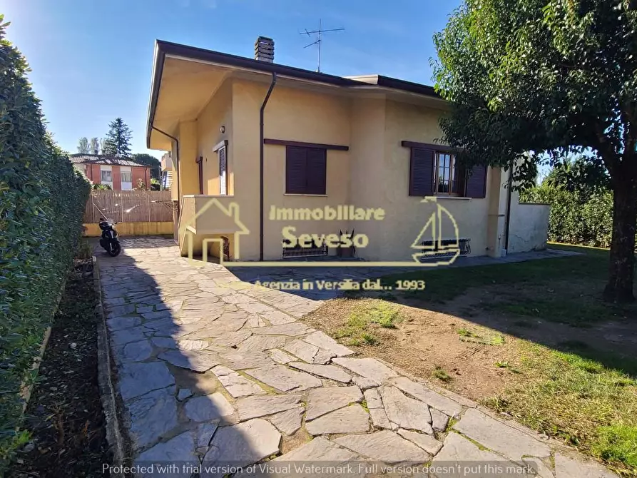 Immagine 15 di Casa indipendente in vendita  a Pietrasanta