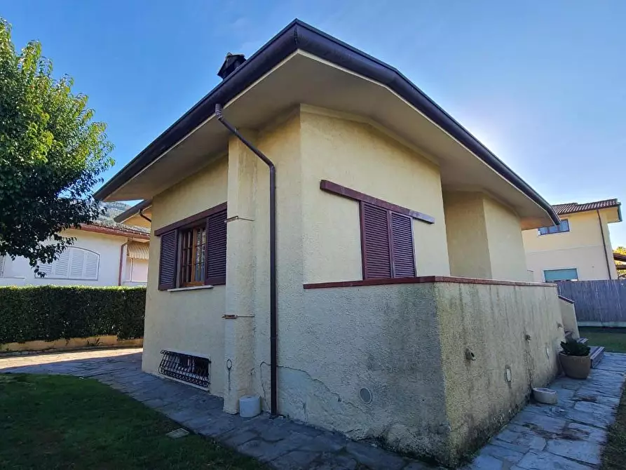 Immagine 3 di Casa indipendente in vendita  a Pietrasanta