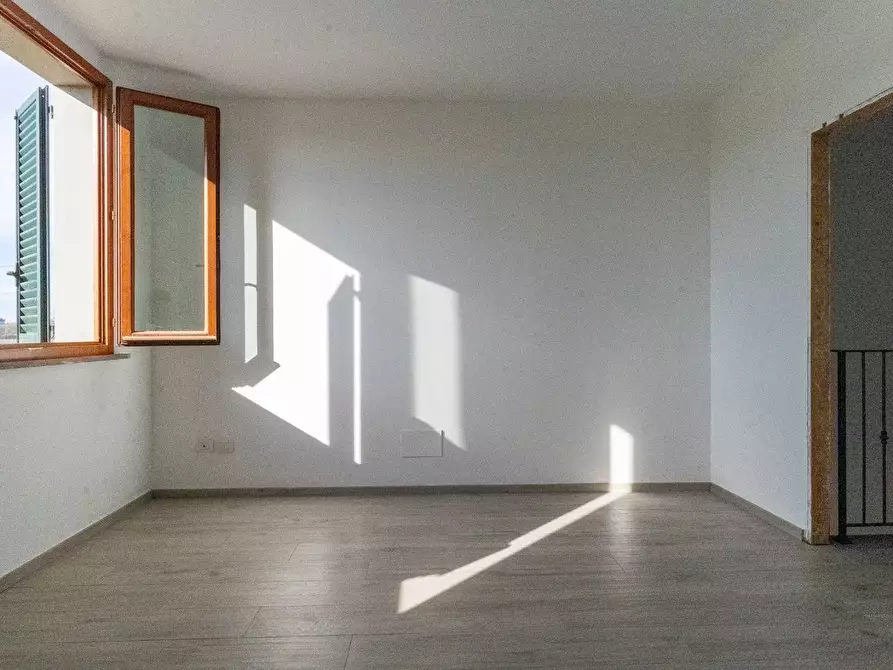 Immagine 9 di Appartamento in vendita  a Castelfiorentino