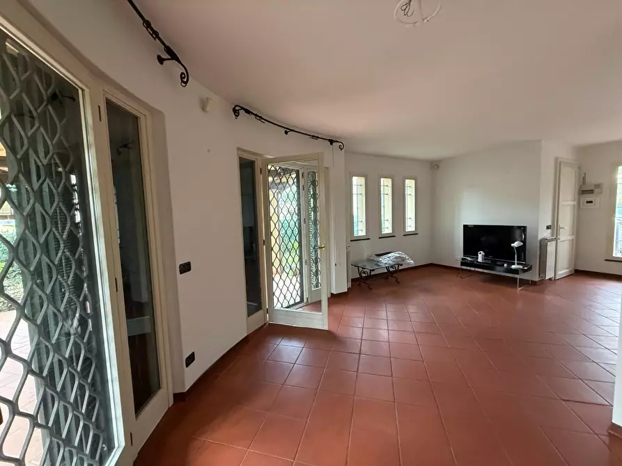 Immagine 22 di Casa indipendente in vendita  a Massa