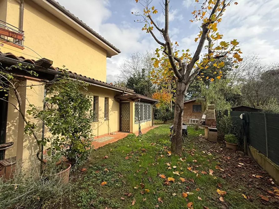 Immagine 4 di Casa indipendente in vendita  a Massa