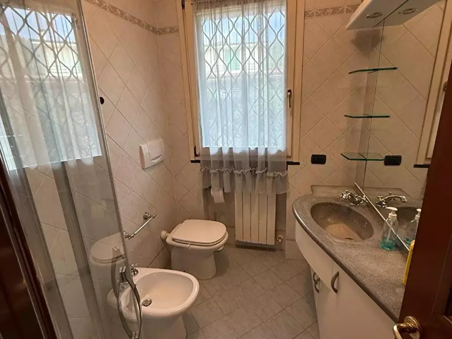 Immagine 27 di Casa indipendente in vendita  a Massa