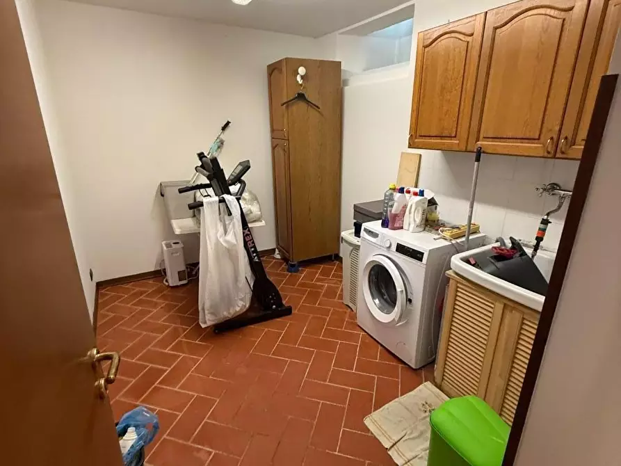 Immagine 17 di Casa indipendente in vendita  a Massa