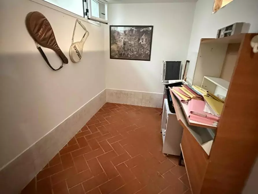 Immagine 18 di Casa indipendente in vendita  a Massa