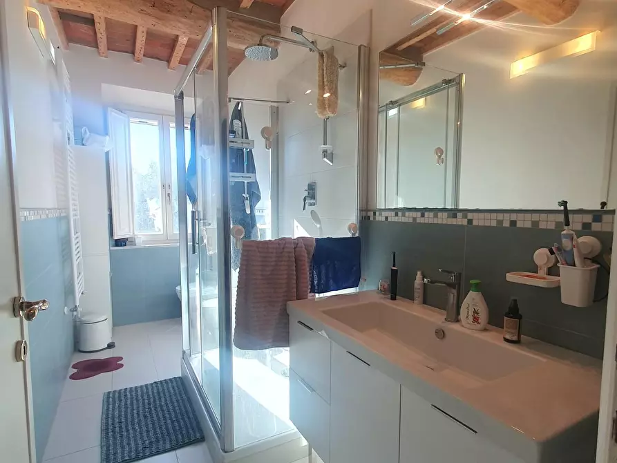 Immagine 37 di Terratetto in vendita  a Lucca