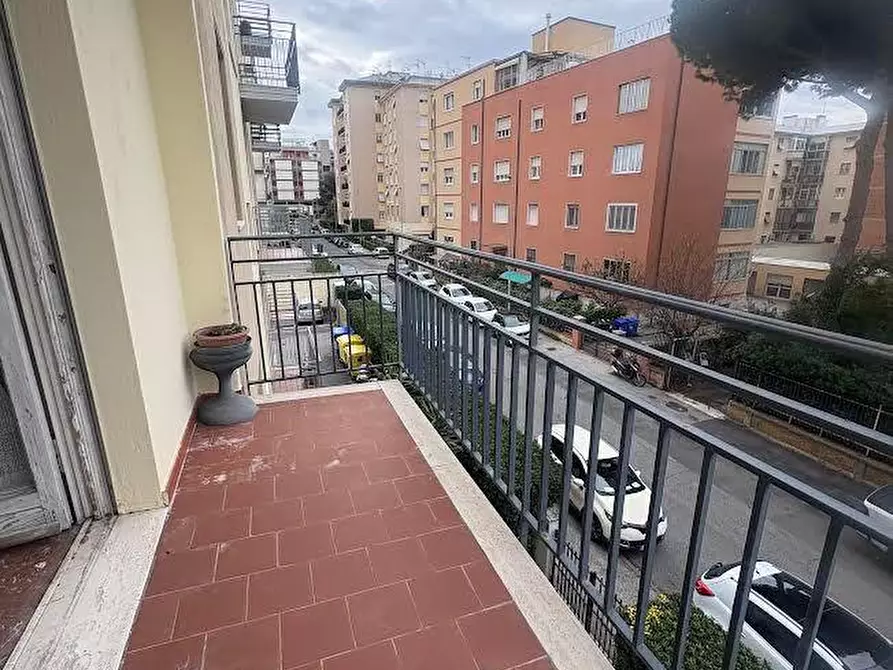 Immagine 11 di Appartamento in vendita  a Livorno