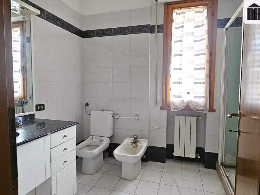 Immagine 15 di Appartamento in vendita  a Santa Croce Sull'arno