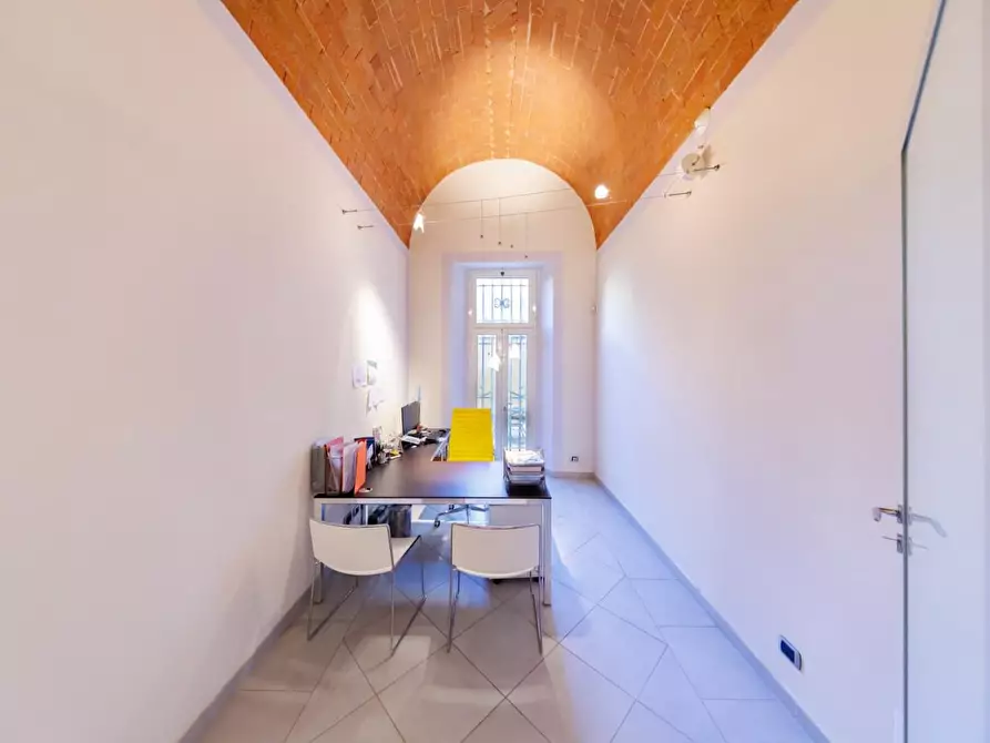 Immagine 16 di Ufficio in affitto  a Livorno