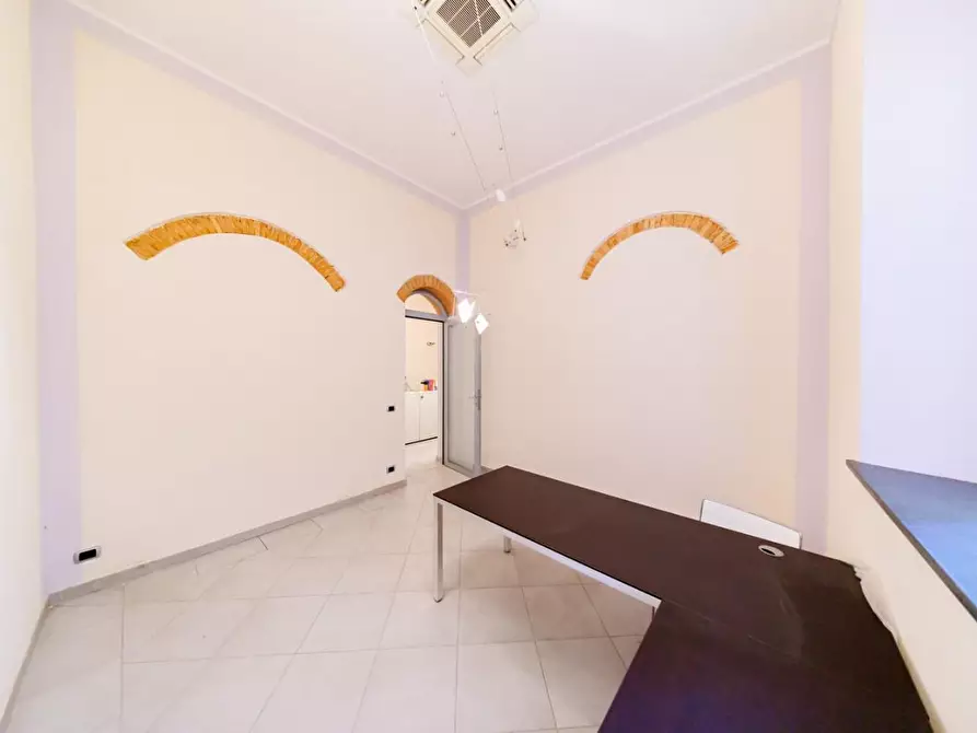 Immagine 27 di Ufficio in affitto  a Livorno