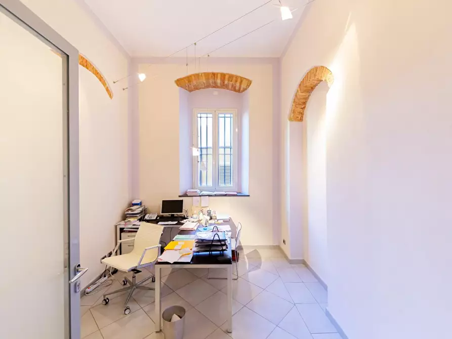 Immagine 20 di Ufficio in affitto  a Livorno