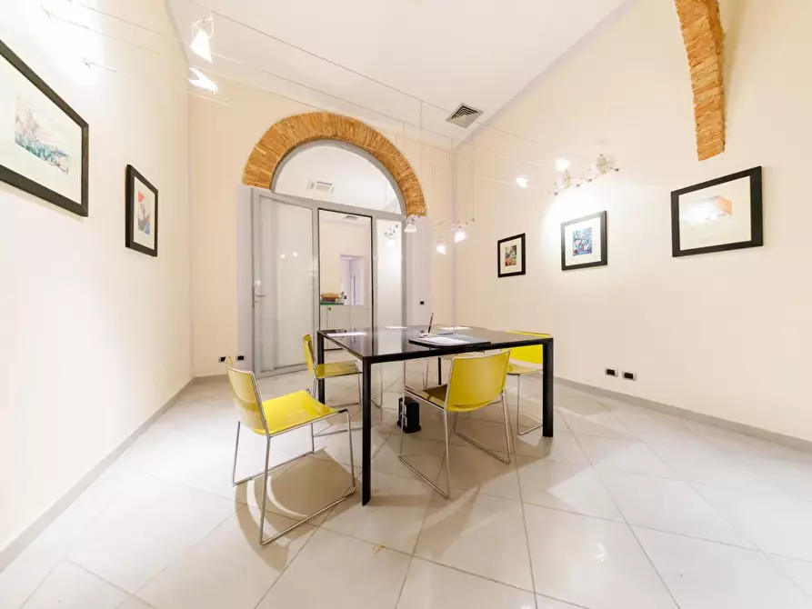 Immagine 33 di Ufficio in affitto  a Livorno