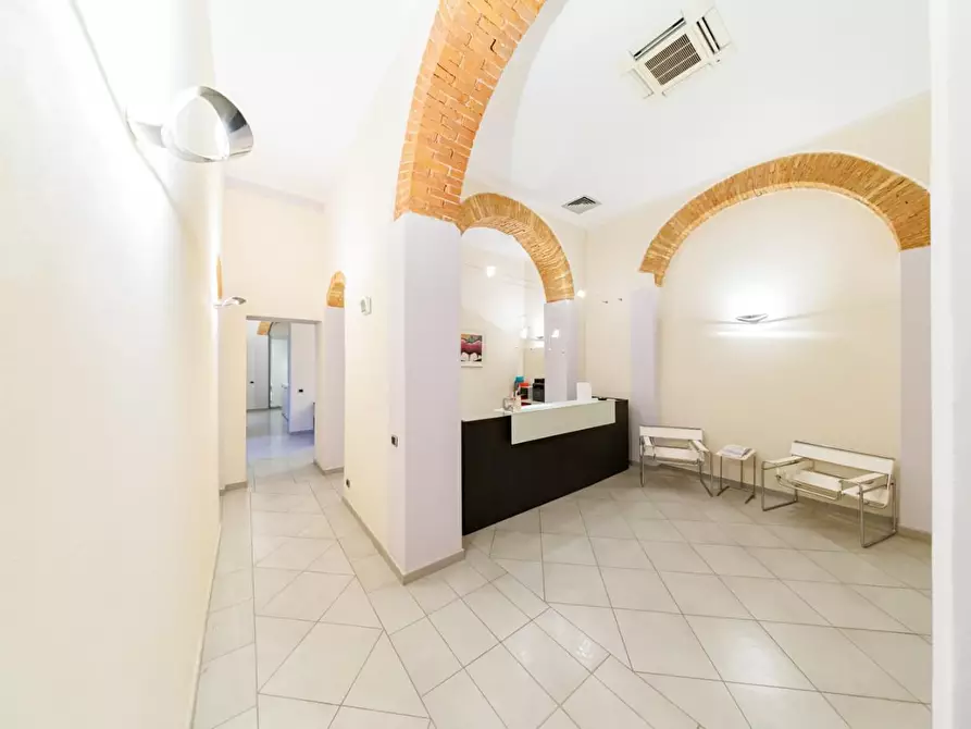 Immagine 3 di Ufficio in affitto  a Livorno