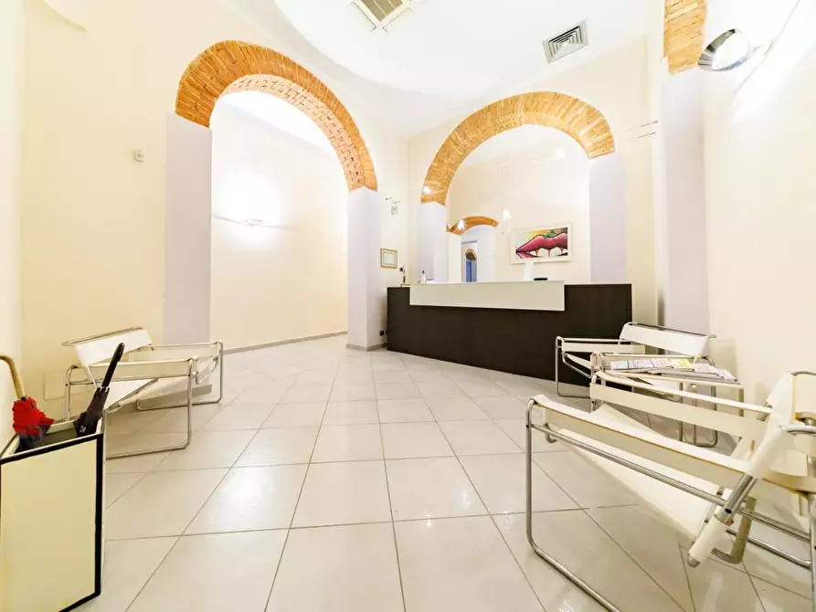 Immagine 1 di Ufficio in affitto  a Livorno