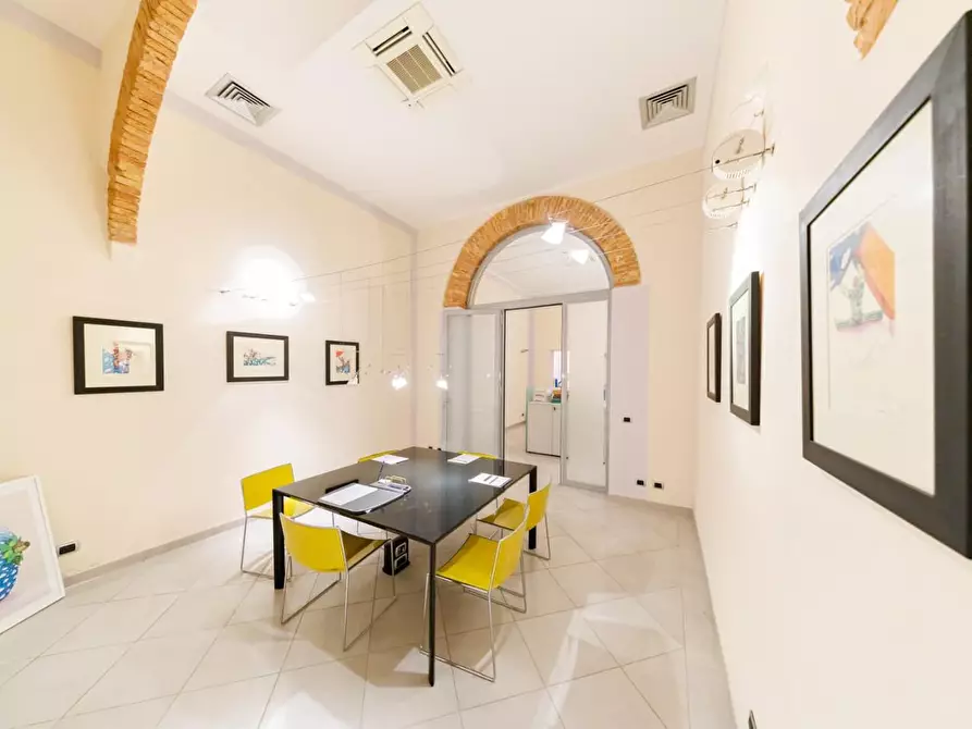 Immagine 32 di Ufficio in affitto  a Livorno