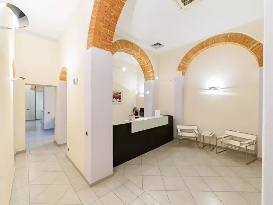 Immagine 4 di Ufficio in affitto  a Livorno