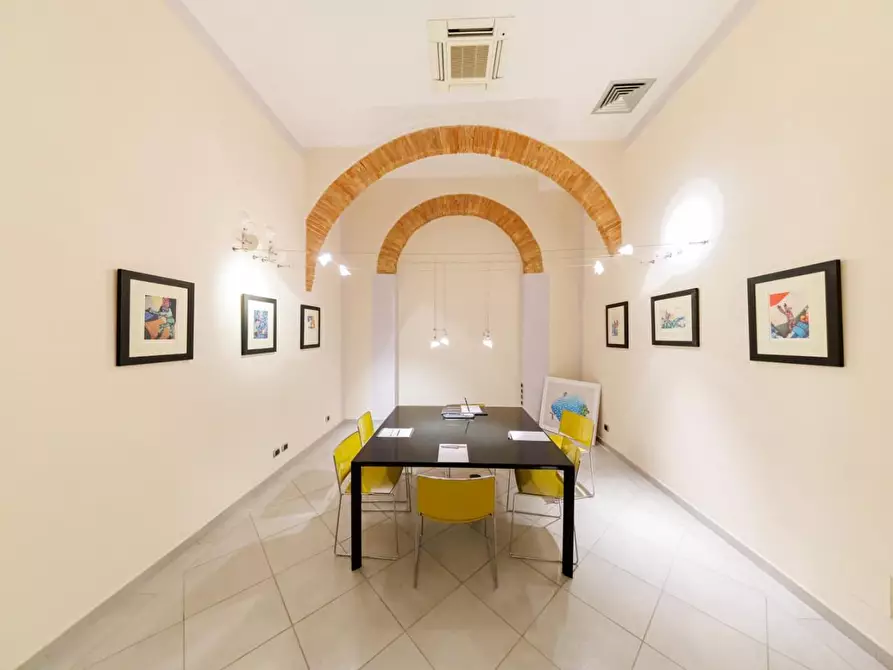 Immagine 30 di Ufficio in affitto  a Livorno